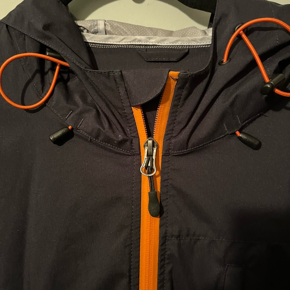 G.H. Bass & Co. Black/Orange Hooded Windbreaker. Men’s XL. Like new condition - Picture 4 of 8